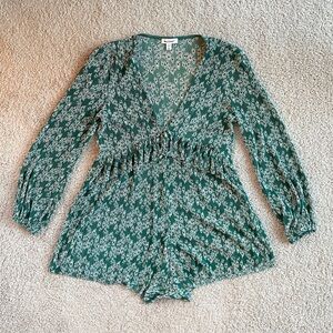 Topshop Green White Floral Romper Size 8, Long Sleeve Vcut Shorts Ribbed Flowy